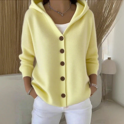 Women’s knitted cardigan – your effortless confidence