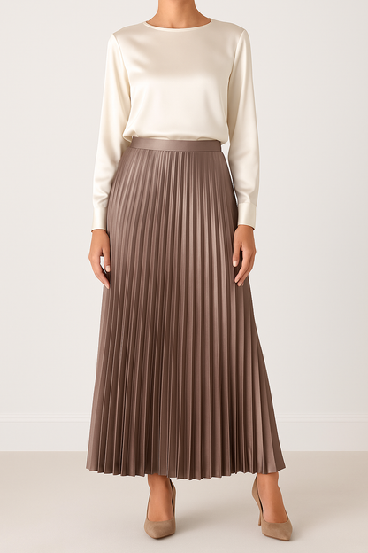 Claudia – Maxi dress with knitted top and pleated skirt