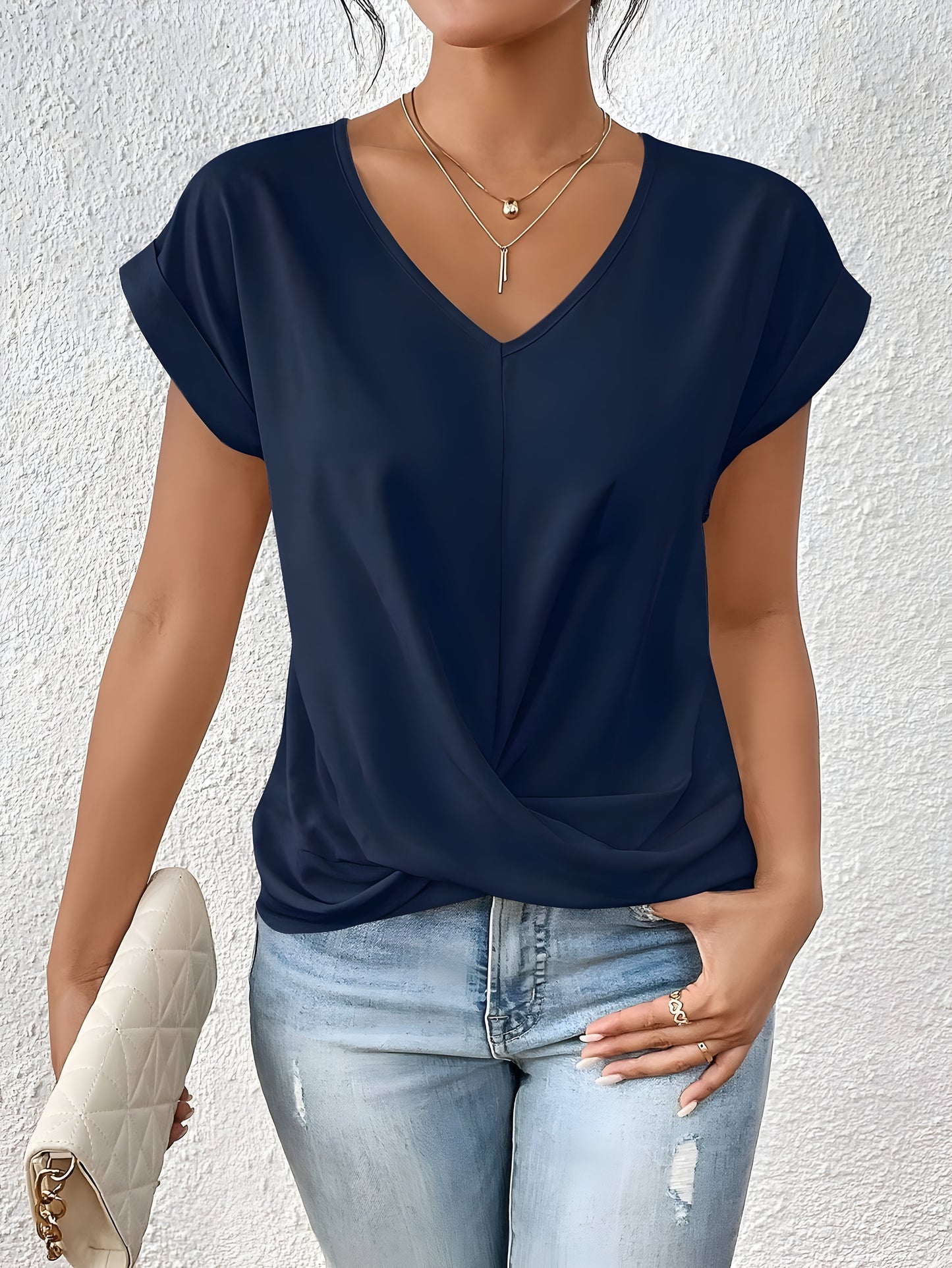 ANA | Elegant casual blouse with V-neckline